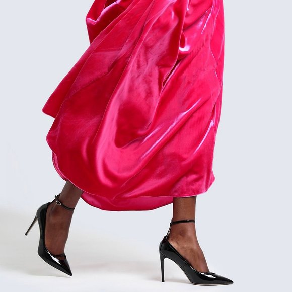 NEW Valentino Garavani Pointed Toe Ankle Strap Pump - Picture 3 of 14